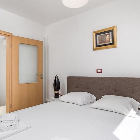 Rona apartment Denis Umag Eksteriør billede