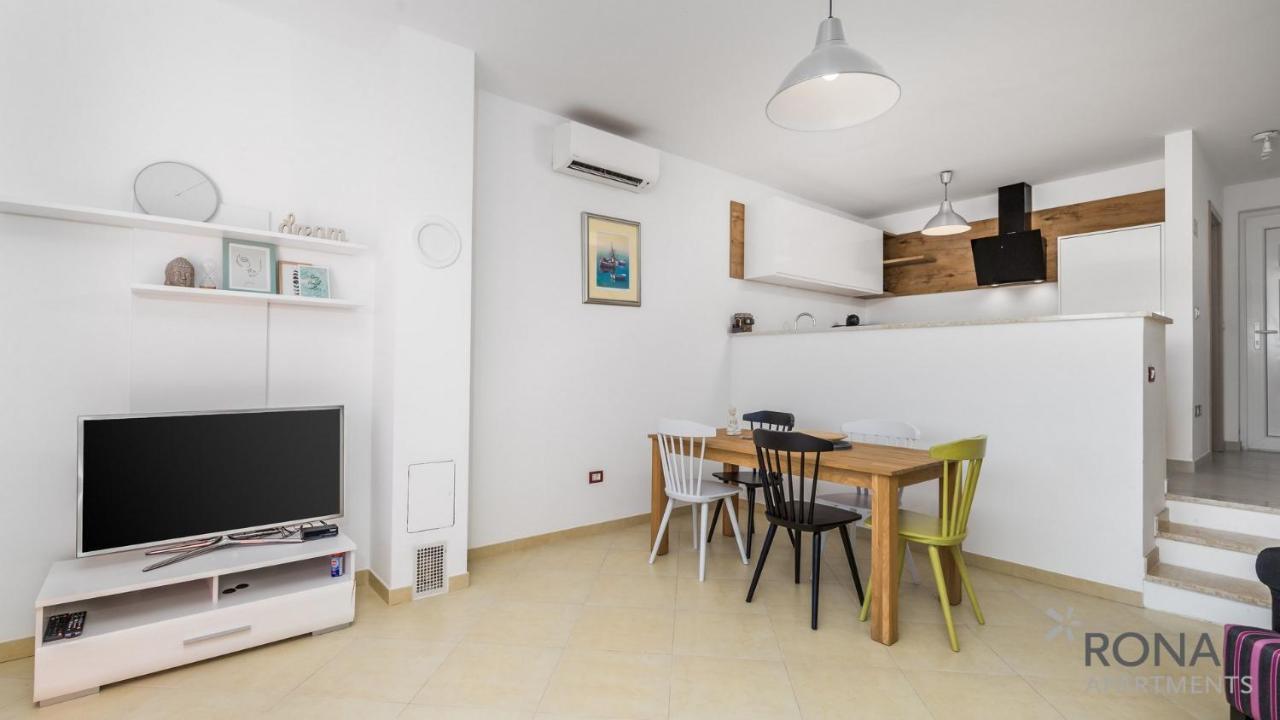 Rona apartment Denis Umag Eksteriør billede