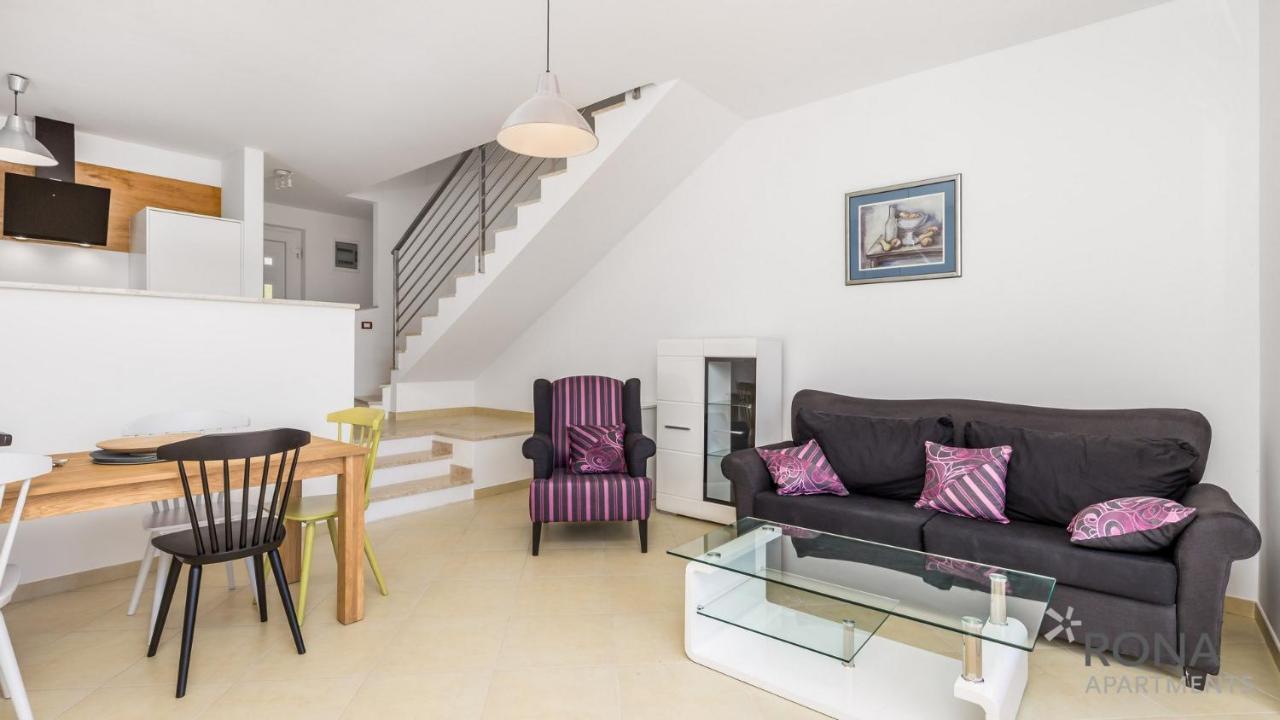 Rona apartment Denis Umag Eksteriør billede